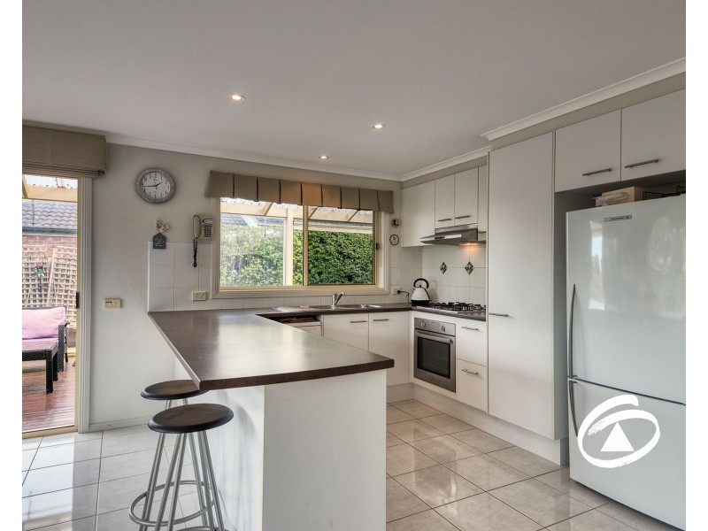 10 Johnsons Place, Pakenham VIC 3810