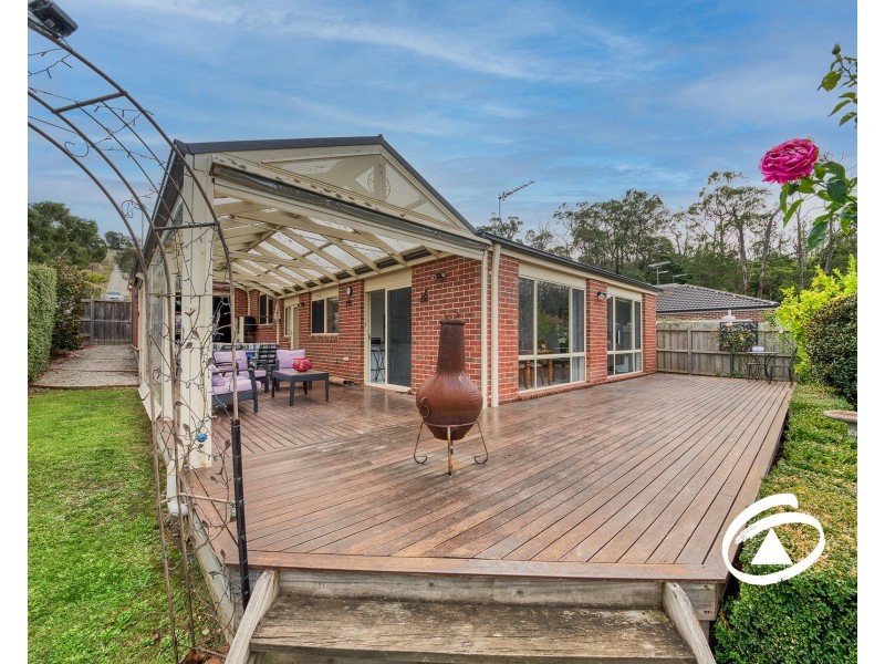 10 Johnsons Place, Pakenham VIC 3810