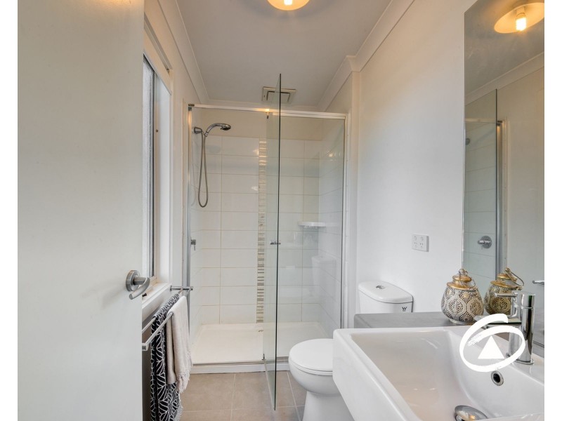 17 Atlantic Drive, Pakenham VIC 3810