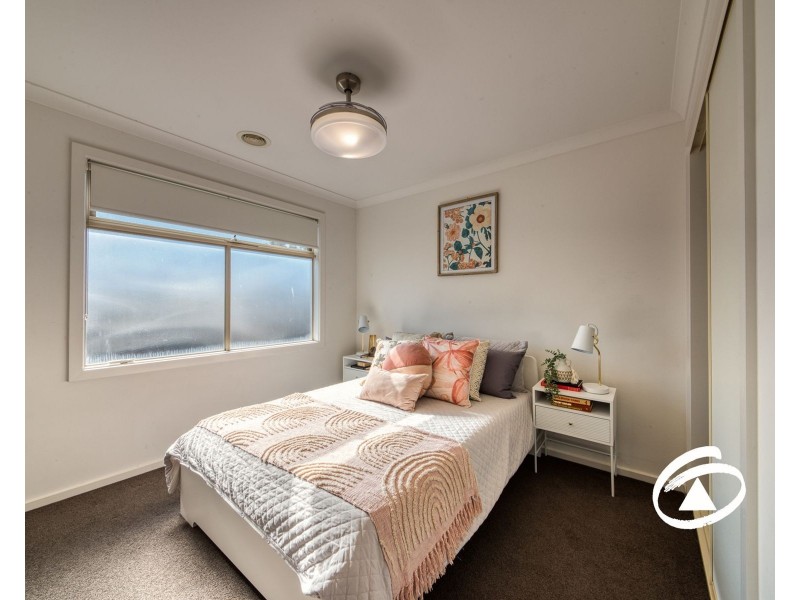 17 Atlantic Drive, Pakenham VIC 3810