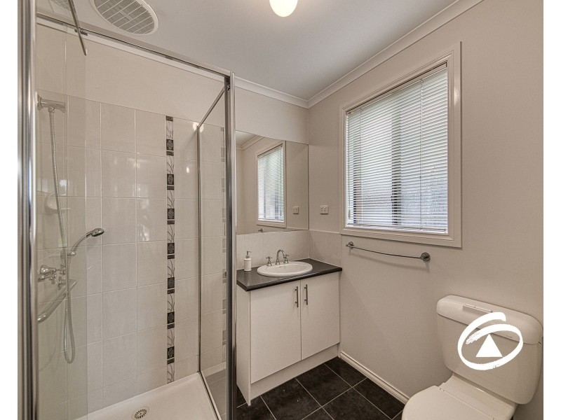 6 Samchelle Place, Pakenham VIC 3810