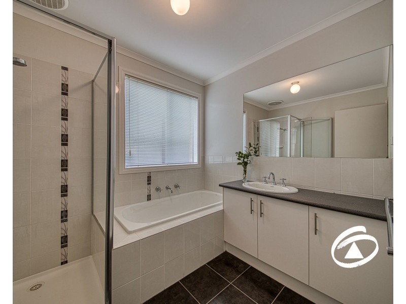 6 Samchelle Place, Pakenham VIC 3810