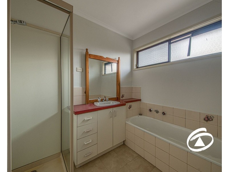 21 Main Street, Nar Nar Goon VIC 3812