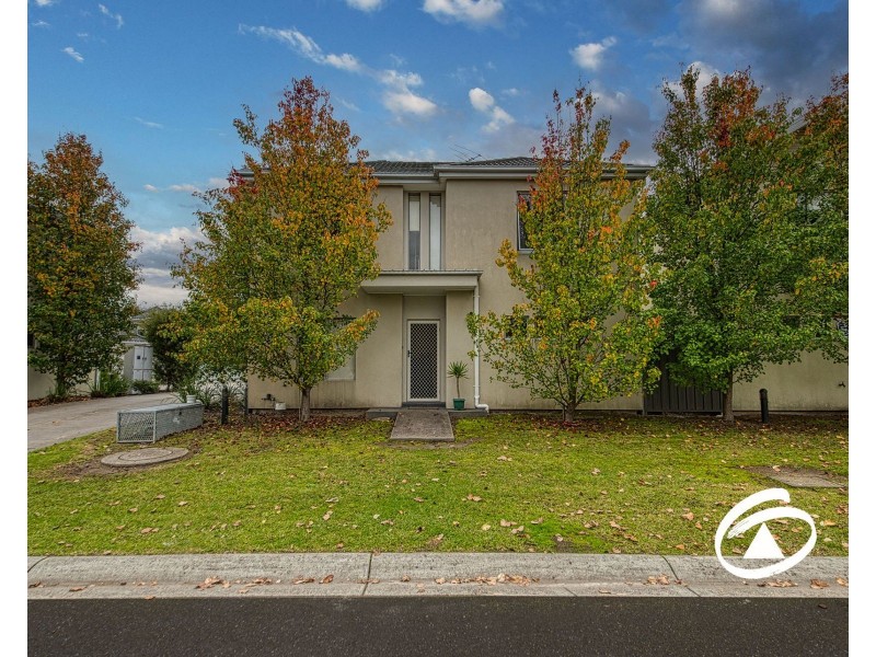 2/11 Howqua Place, Pakenham VIC 3810