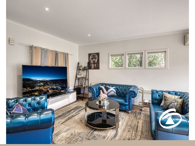 2/11 Howqua Place, Pakenham VIC 3810