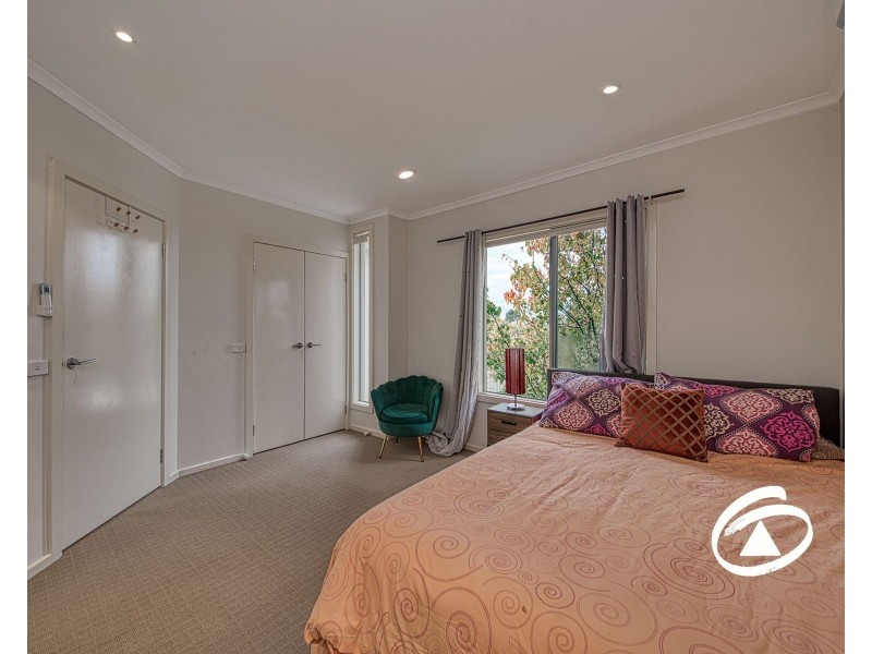 2/11 Howqua Place, Pakenham VIC 3810