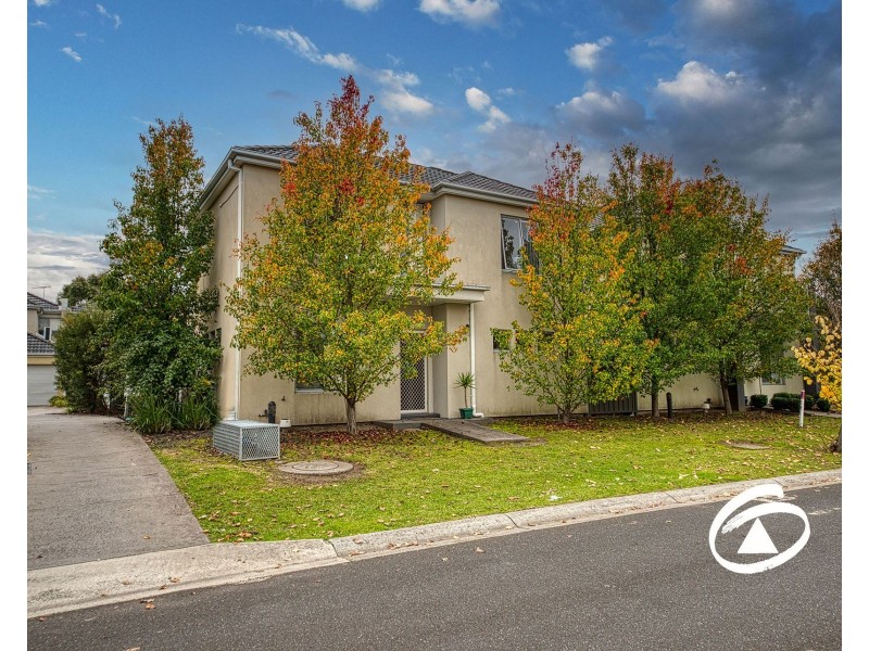 2/11 Howqua Place, Pakenham VIC 3810