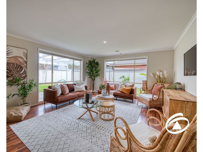 12 Buchan Green, Pakenham VIC 3810