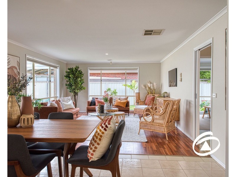 12 Buchan Green, Pakenham VIC 3810