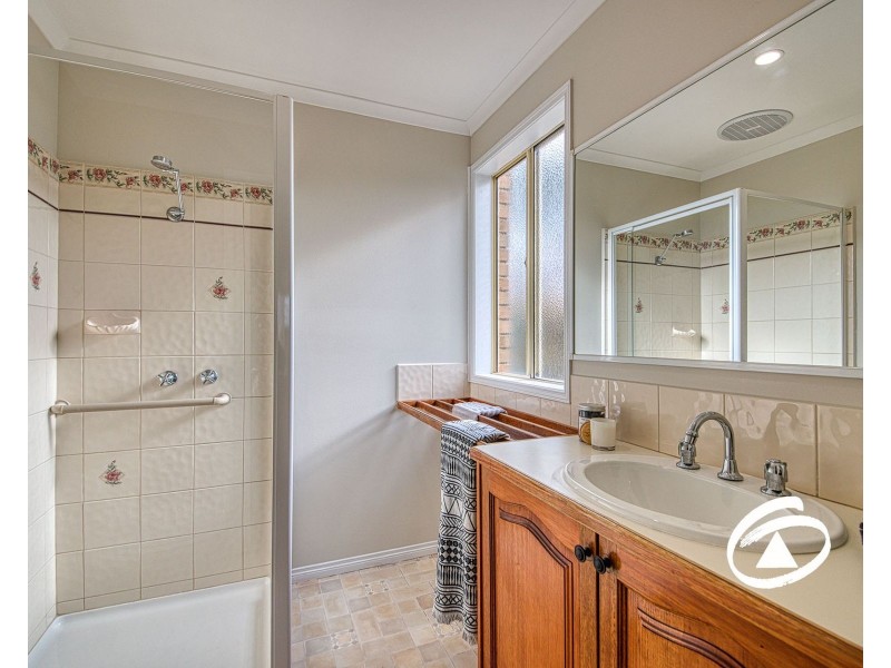 12 Buchan Green, Pakenham VIC 3810