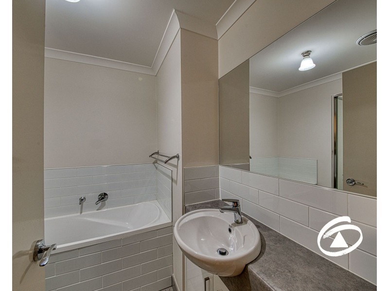 9 Turquoise Walk, Officer VIC 3809