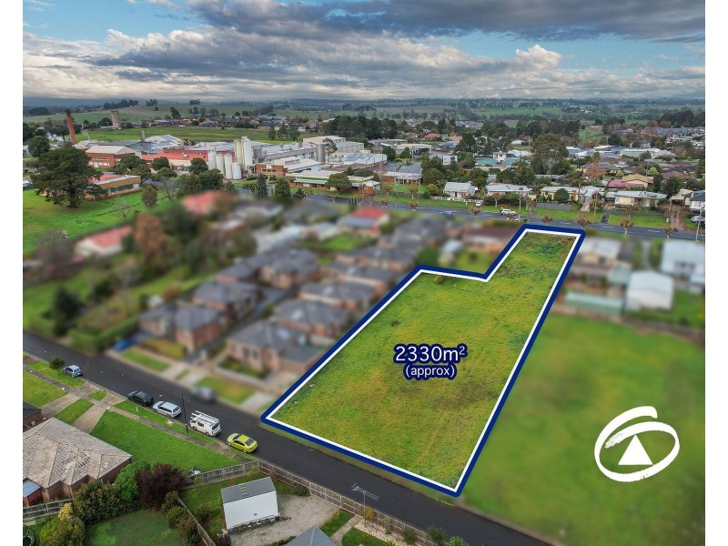 11 Lardner Road, Drouin VIC 3818