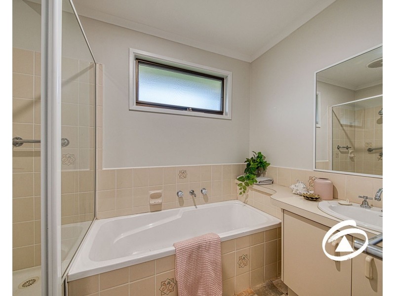 35 Simon Drive, Pakenham VIC 3810