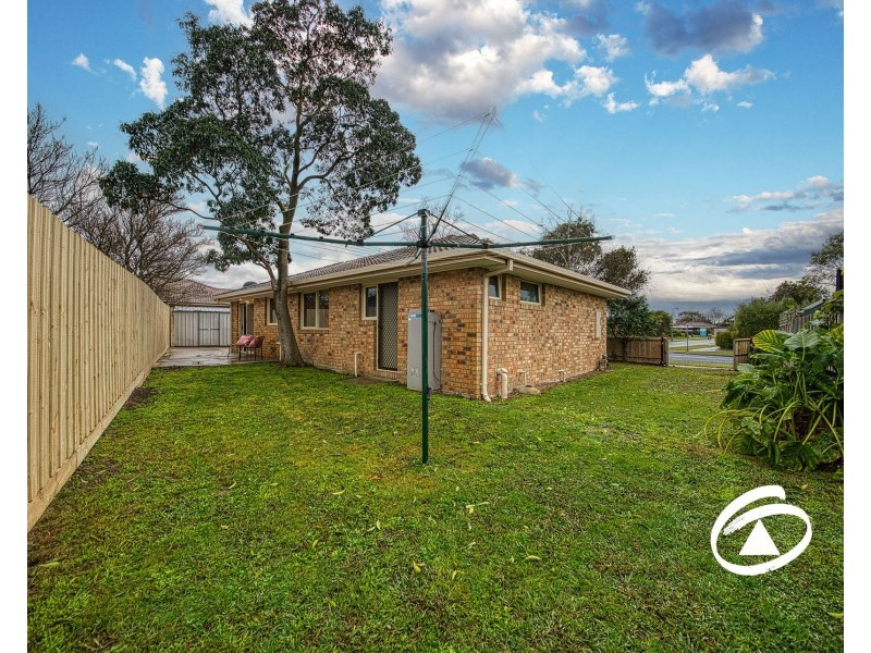 35 Simon Drive, Pakenham VIC 3810