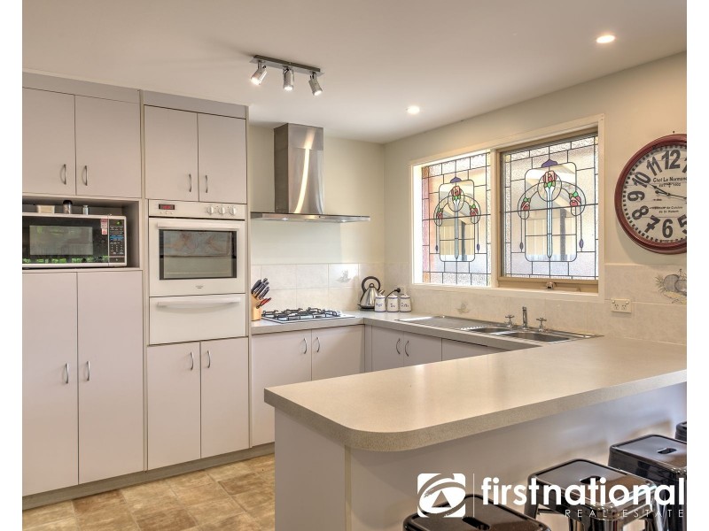 29 Barrington Drive, Pakenham VIC 3810