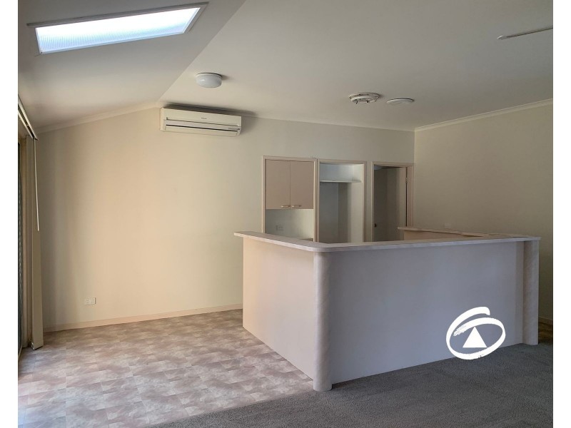 13 Alison Close, Pakenham VIC 3810