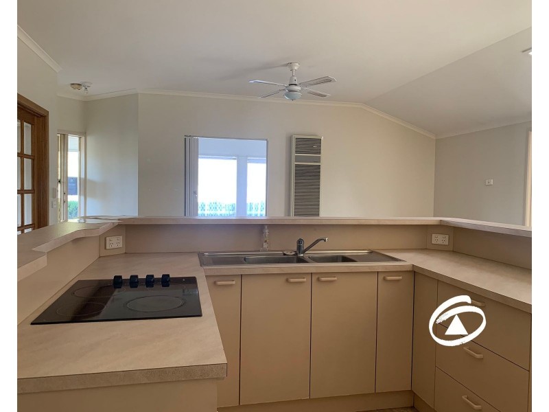 13 Alison Close, Pakenham VIC 3810