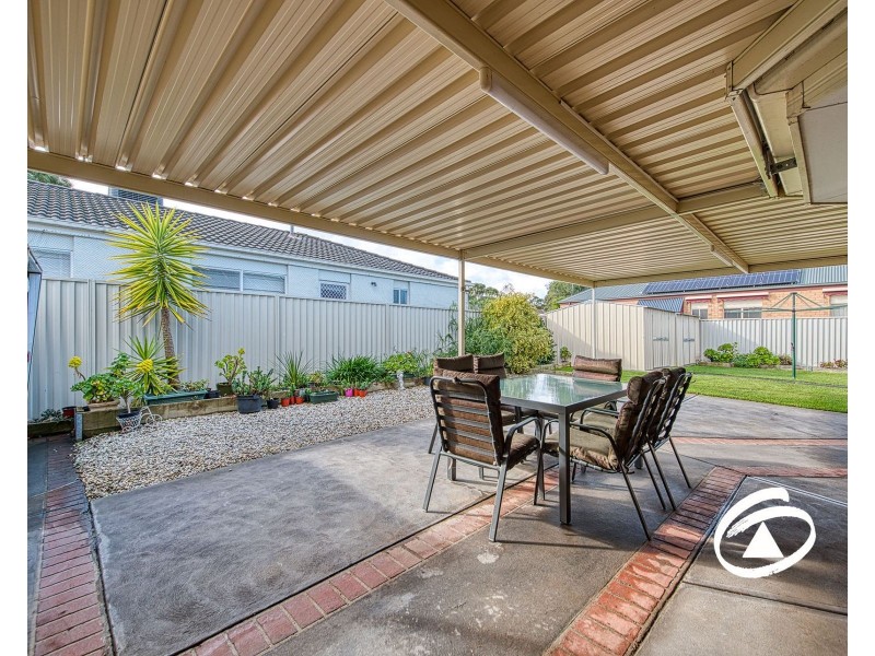 33 Oaklands Way, Pakenham VIC 3810