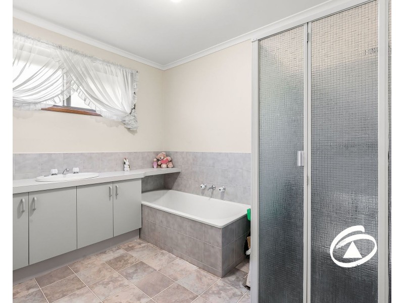 2/5 Tresize Court, Lang Lang VIC 3984