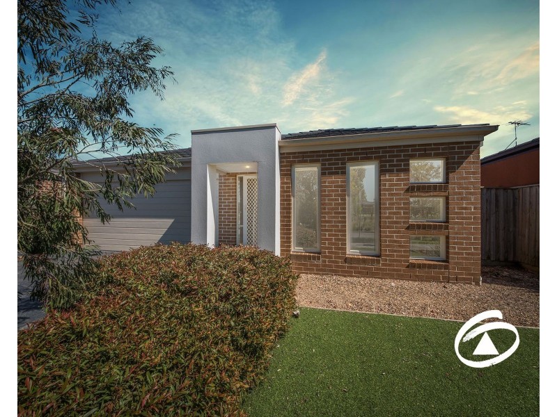 15 Markbeech Crescent, Officer VIC 3809