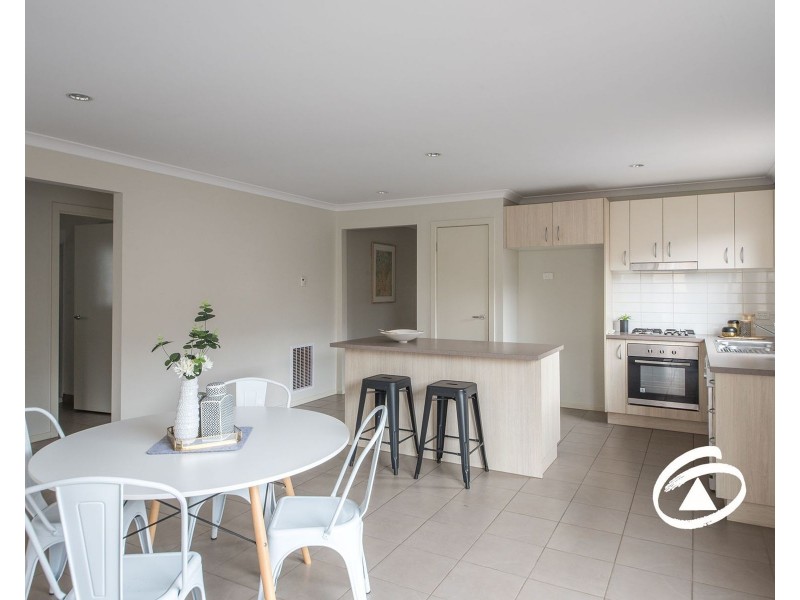 15 Markbeech Crescent, Officer VIC 3809