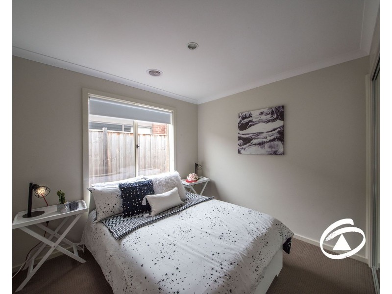 15 Markbeech Crescent, Officer VIC 3809