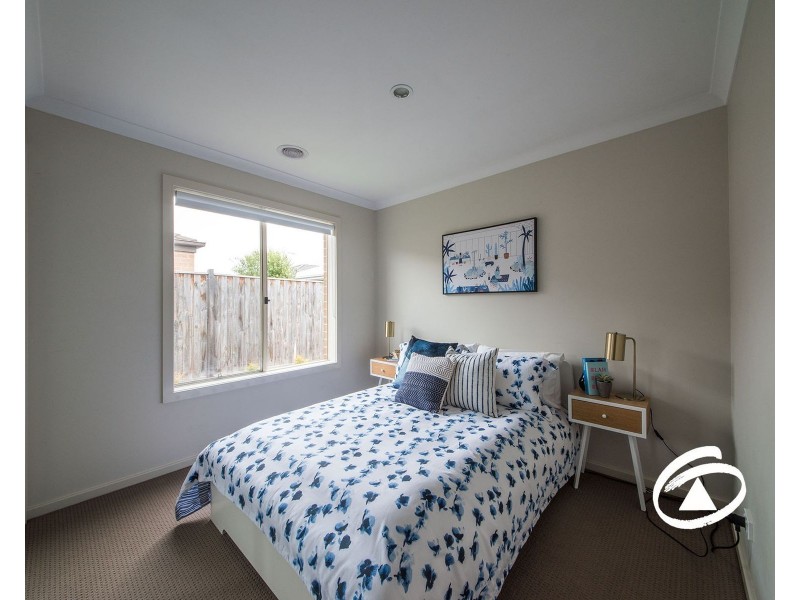 15 Markbeech Crescent, Officer VIC 3809