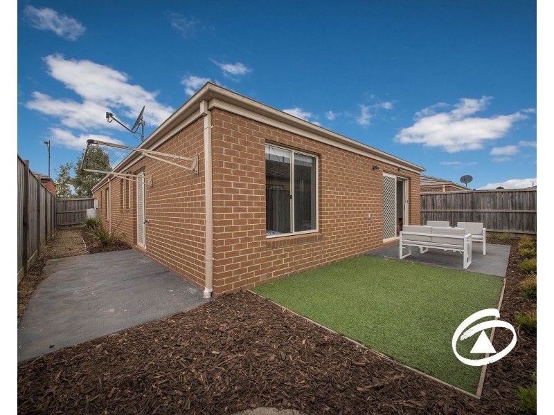 15 Markbeech Crescent, Officer VIC 3809