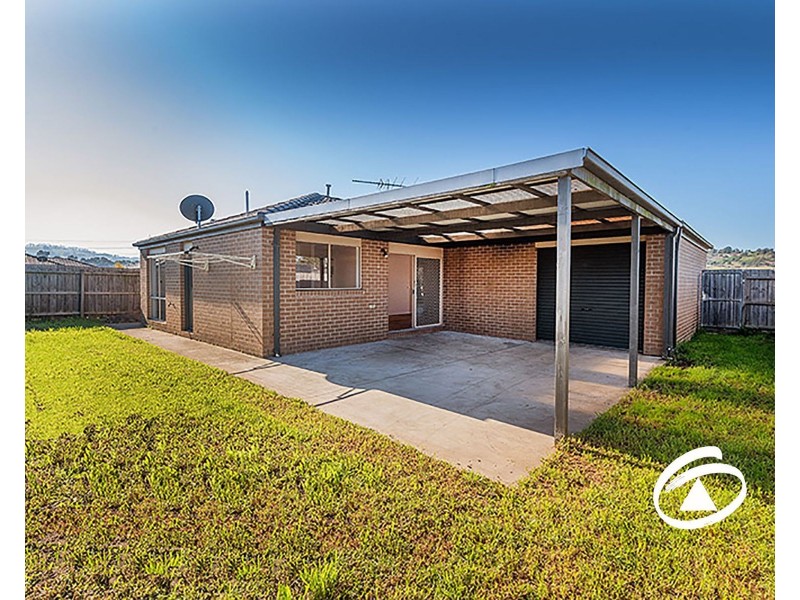8A David Street, Pakenham VIC 3810