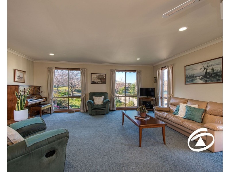 7 McCaffery Rise, Pakenham VIC 3810