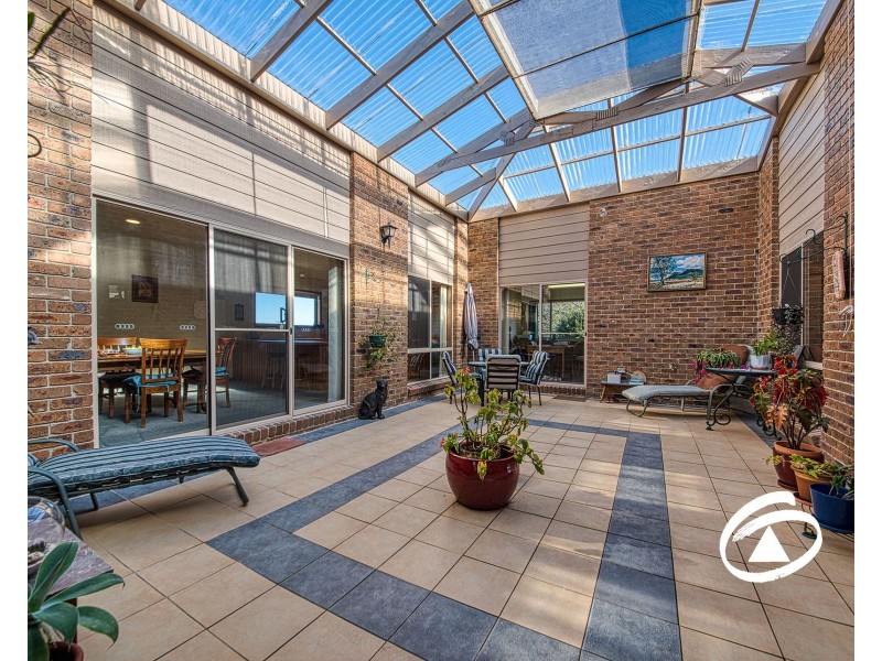 7 McCaffery Rise, Pakenham VIC 3810