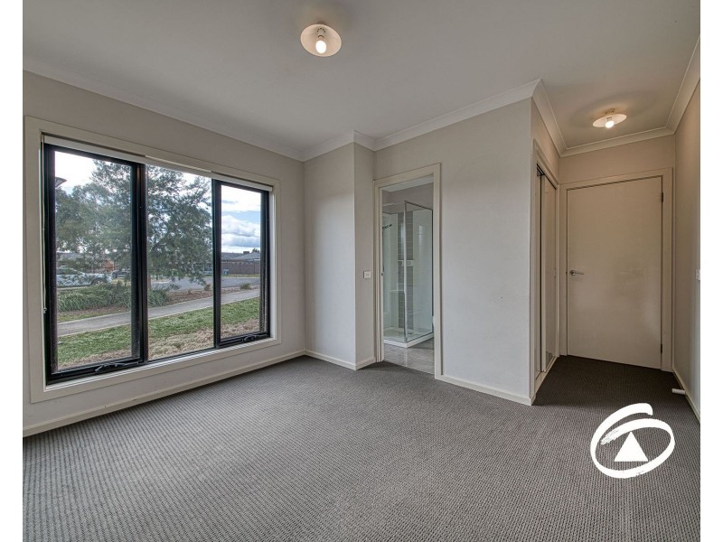 7 Fadden Mews, Officer VIC 3809