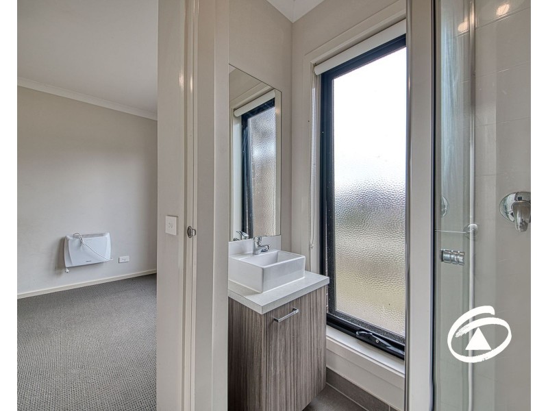 7 Fadden Mews, Officer VIC 3809