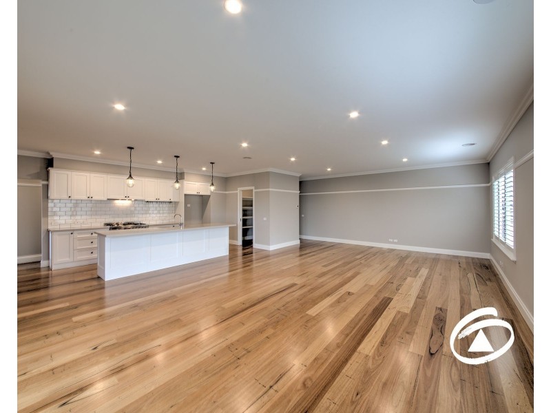 11 Clare Court, Garfield VIC 3814