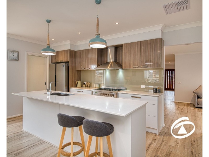 17 Bowood Street, Officer VIC 3809