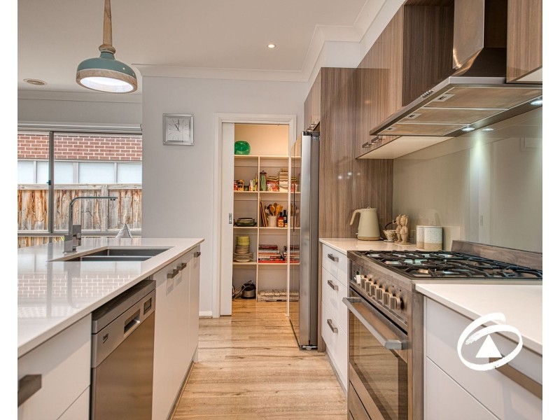 17 Bowood Street, Officer VIC 3809