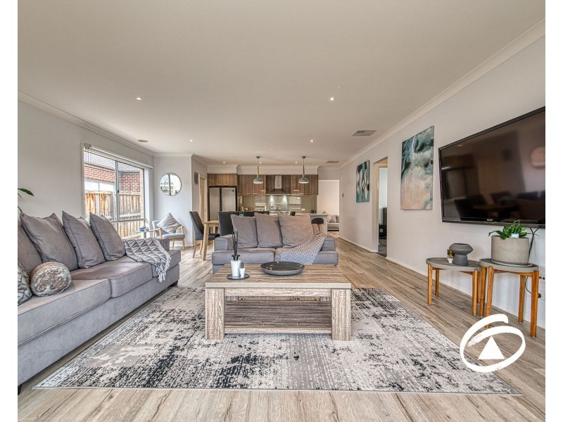 17 Bowood Street, Officer VIC 3809