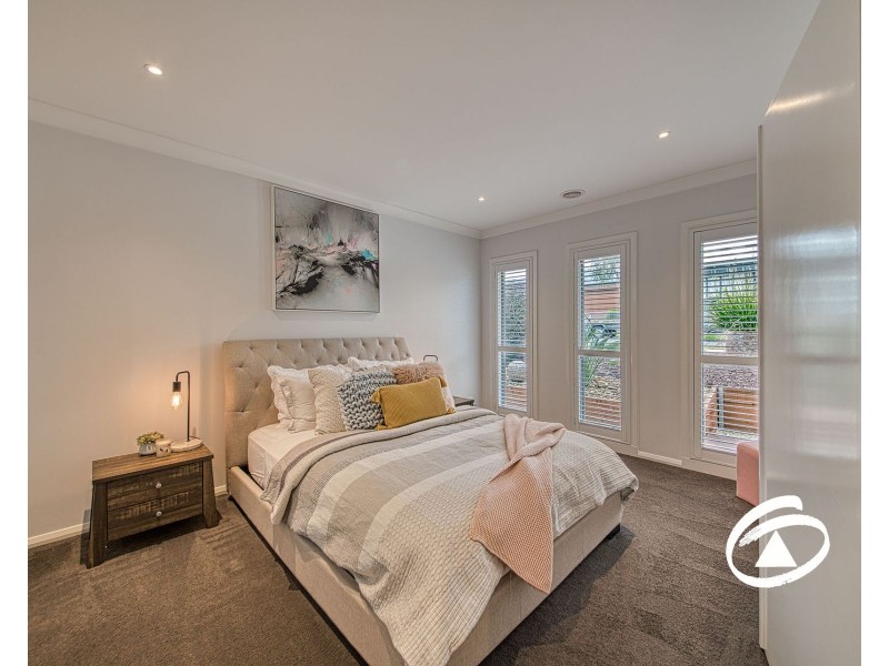 17 Bowood Street, Officer VIC 3809