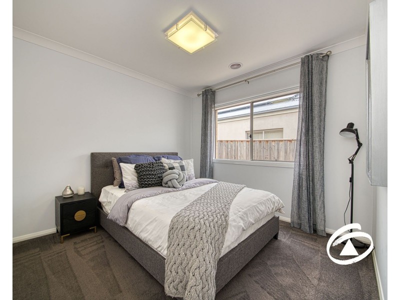 17 Bowood Street, Officer VIC 3809