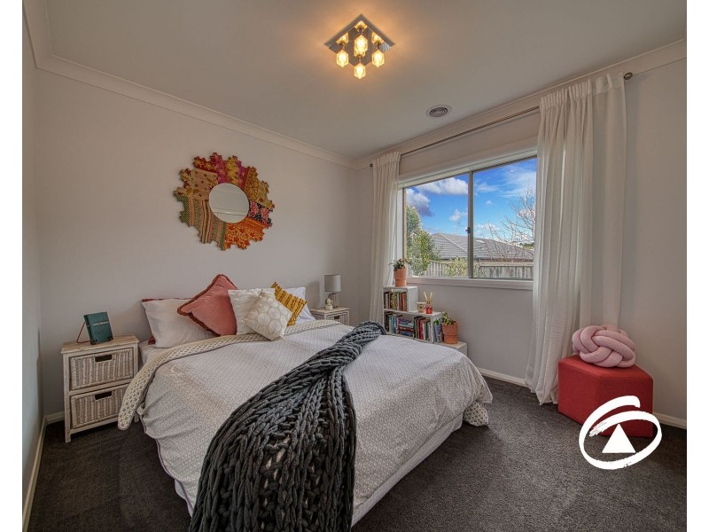 17 Bowood Street, Officer VIC 3809