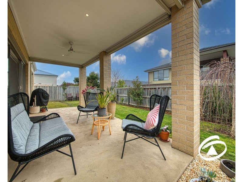 17 Bowood Street, Officer VIC 3809