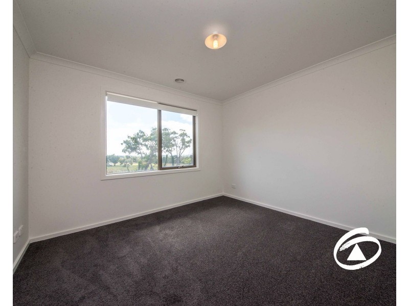 37/23 Atlantic Drive, Pakenham VIC 3810