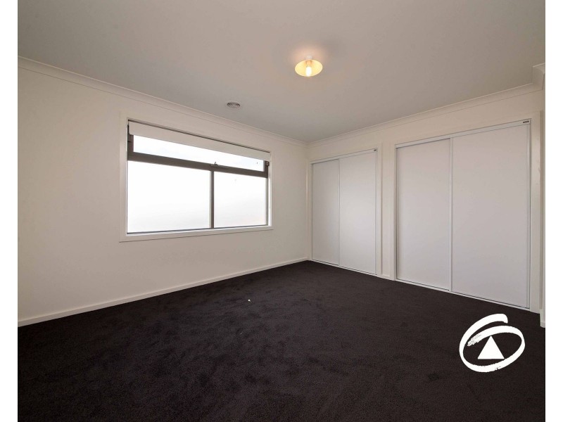 37/23 Atlantic Drive, Pakenham VIC 3810