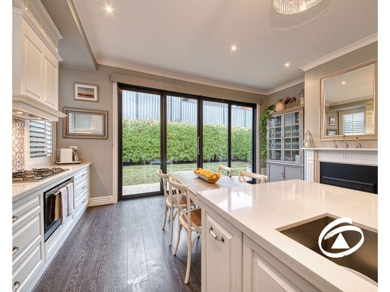 8 Maggiore Crescent, Pakenham VIC 3810