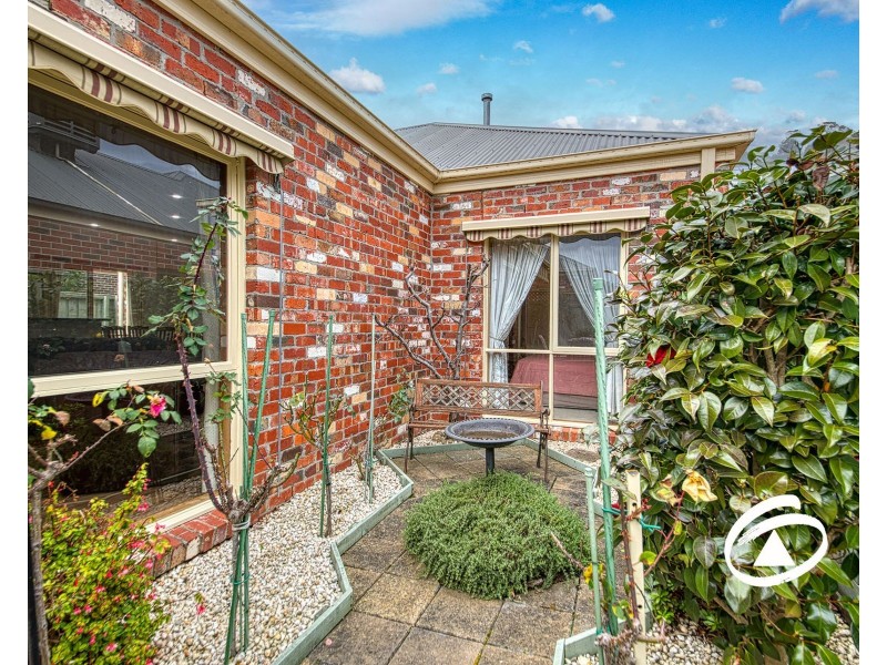 18/1 Malouf Court, Pakenham VIC 3810