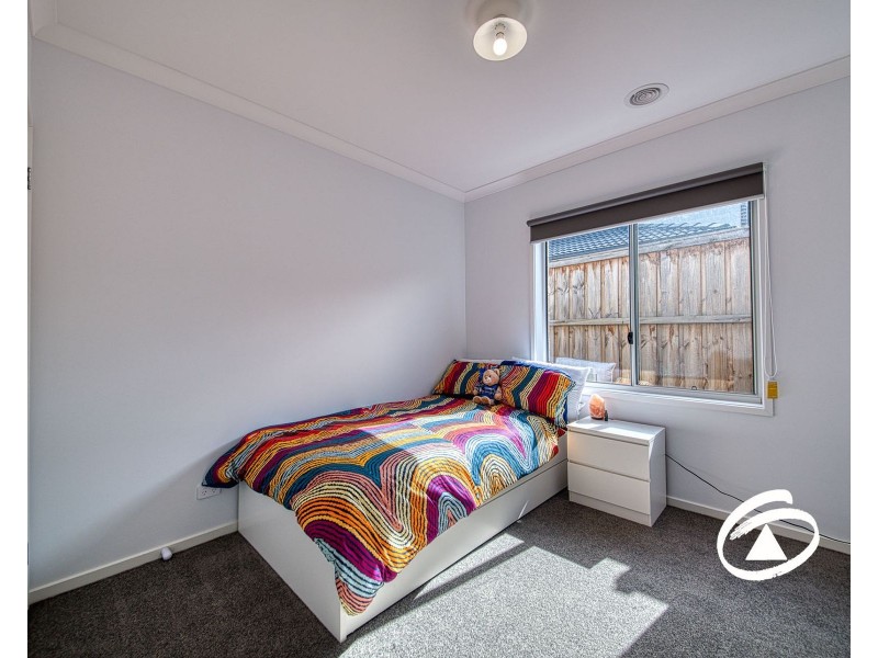 22 Ridgewell Crescent, Officer VIC 3809