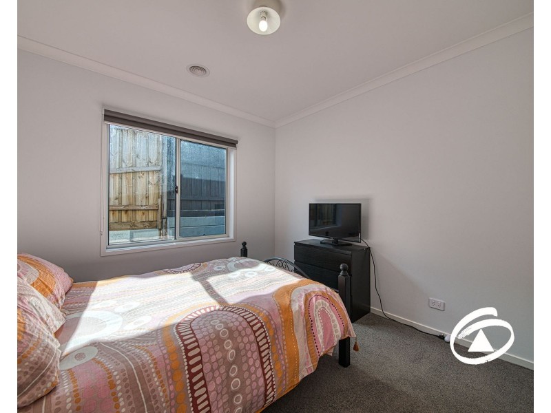 22 Ridgewell Crescent, Officer VIC 3809