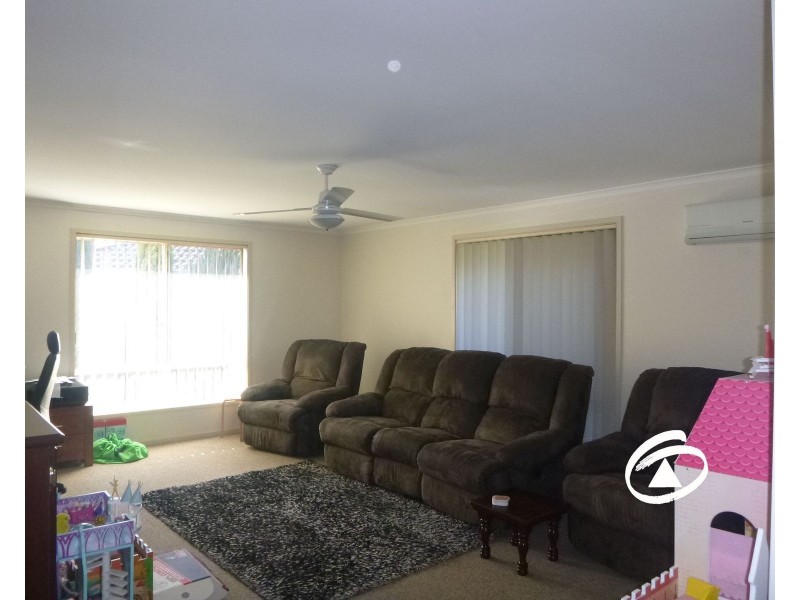 9 Claire Close, Pakenham VIC 3810