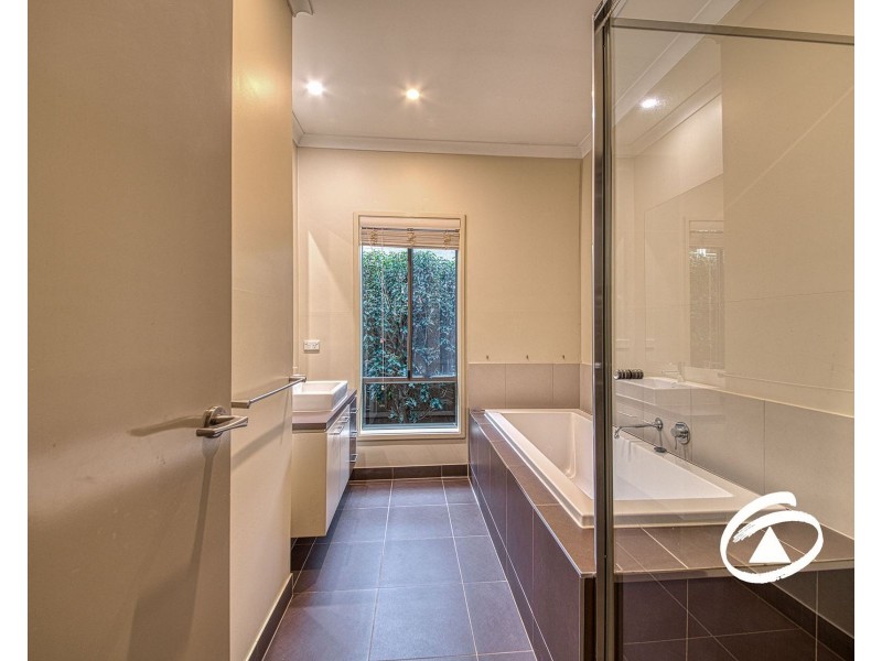 15 Kooyong Close, Officer VIC 3809