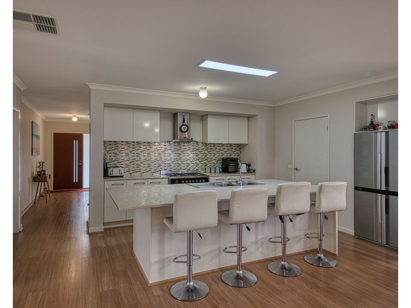 25 Penshurst Crescent, Officer VIC 3809